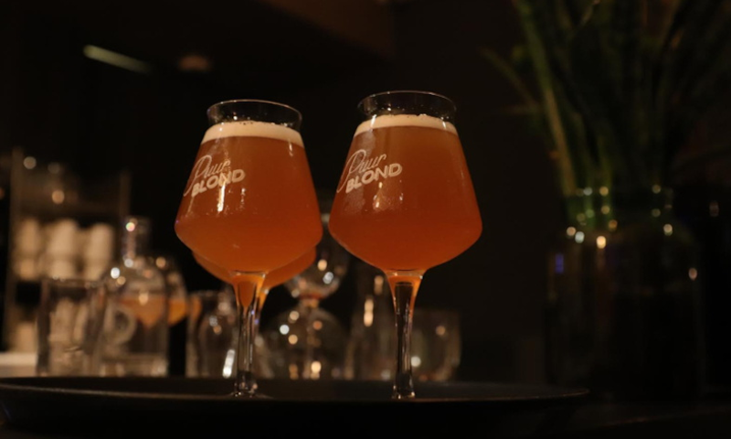 Bier op de bar in de horeca